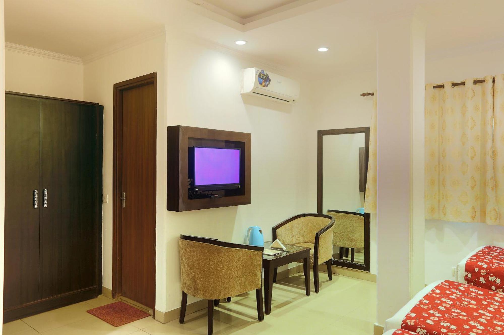 Airport Hotel Chanakya Delhi New Delhi Exterior foto