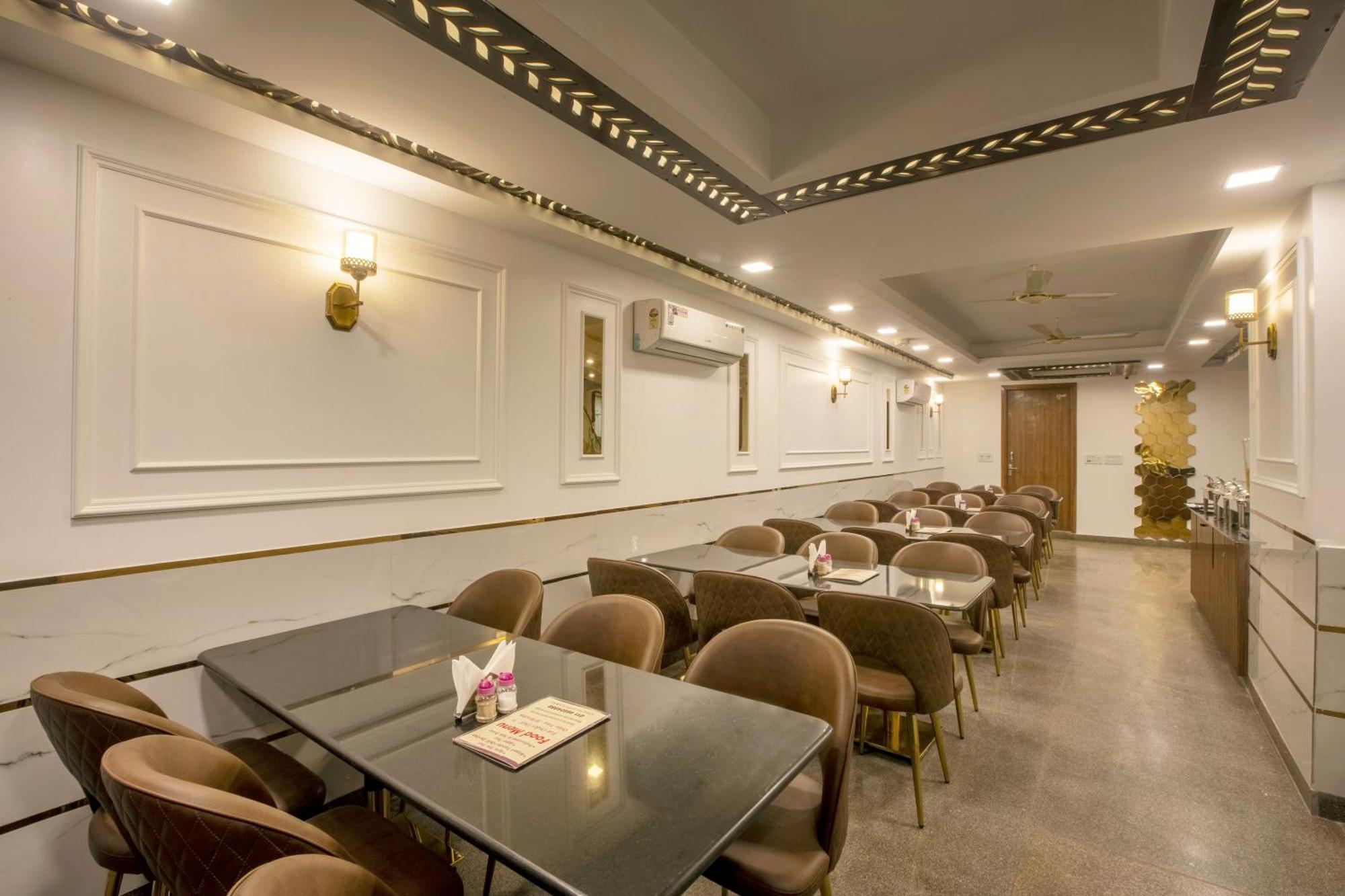 Airport Hotel Chanakya Delhi New Delhi Exterior foto