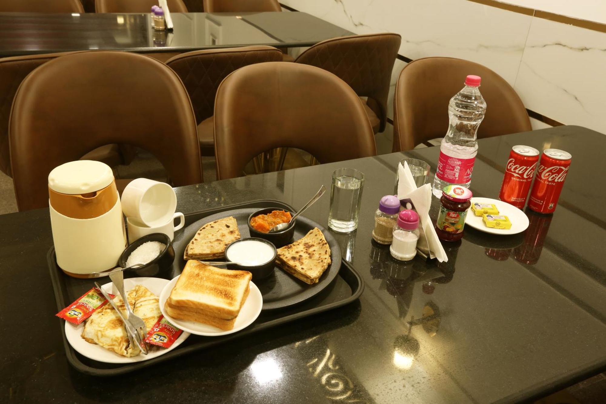 Airport Hotel Chanakya Delhi New Delhi Exterior foto