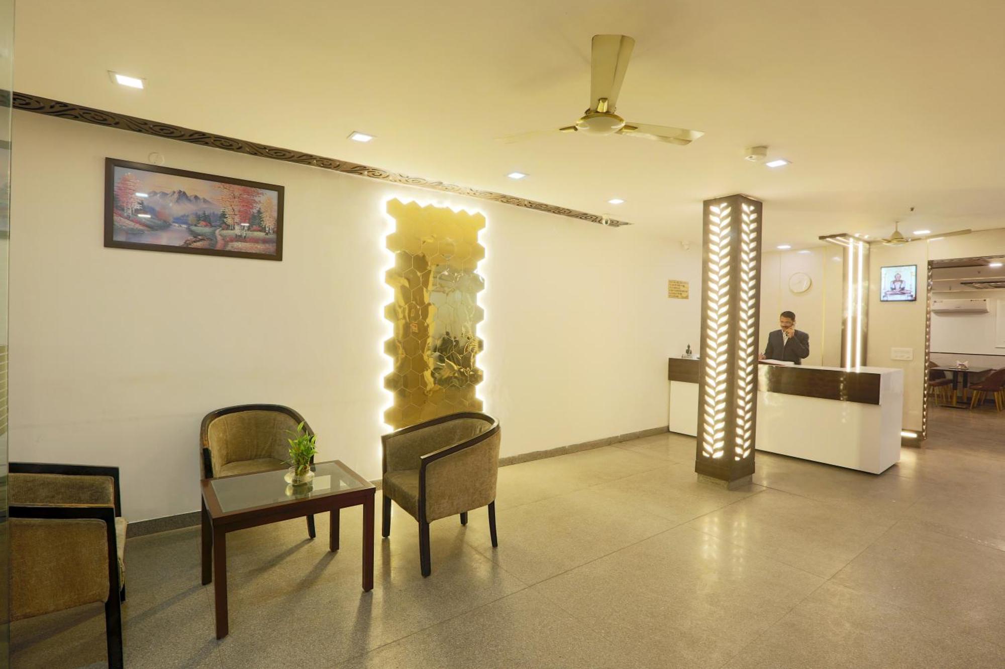 Airport Hotel Chanakya Delhi New Delhi Exterior foto